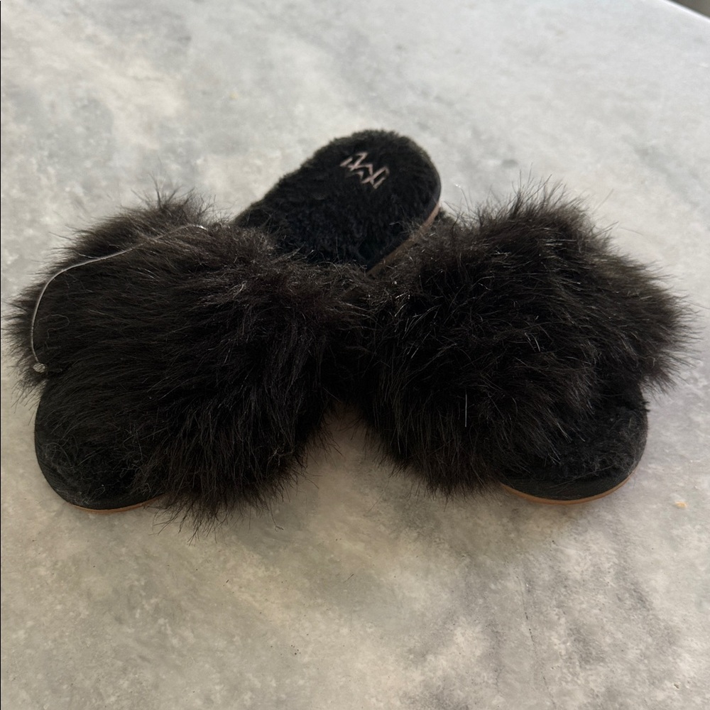 Luxurious Black Fur Slippers